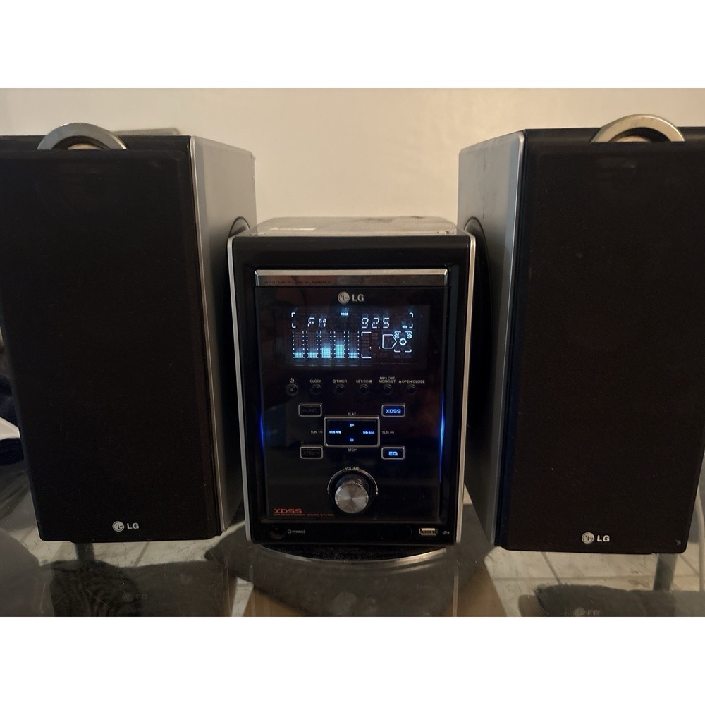 LG LFU850 Stereo CD Player 160W USB Port AM/FM Bookshelf Speakers Tested